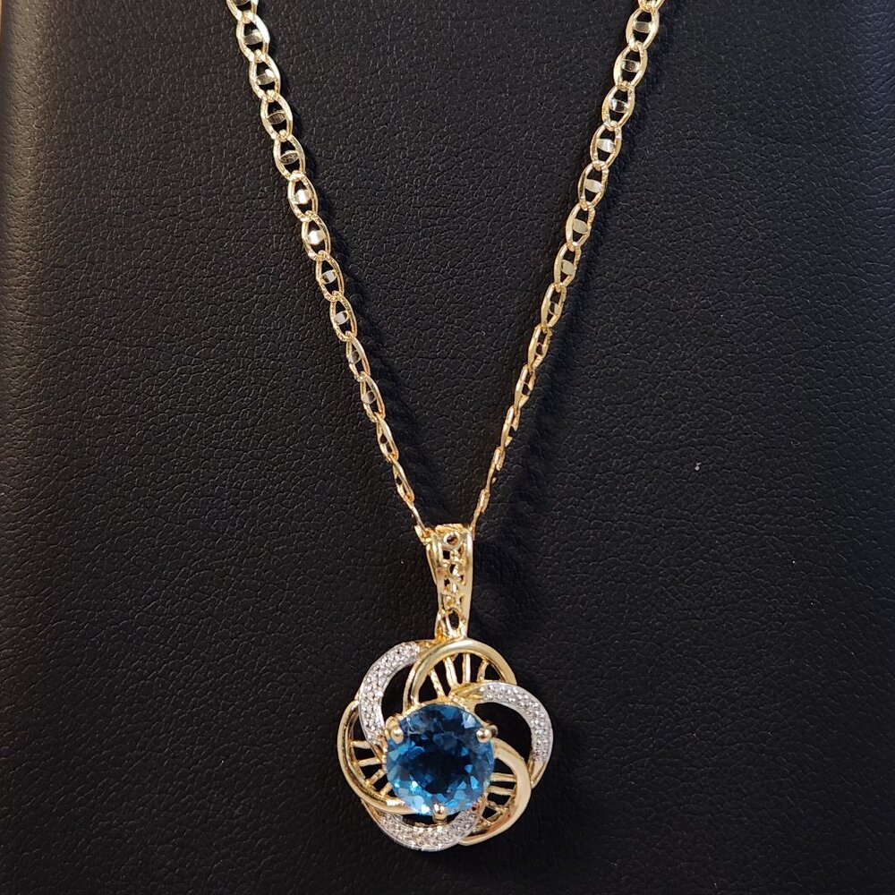 [SOLD] 80's 14K White & Yellow Gold Natural Blue Topaz Hinged Bail Pendant - Picture 3 of 15
